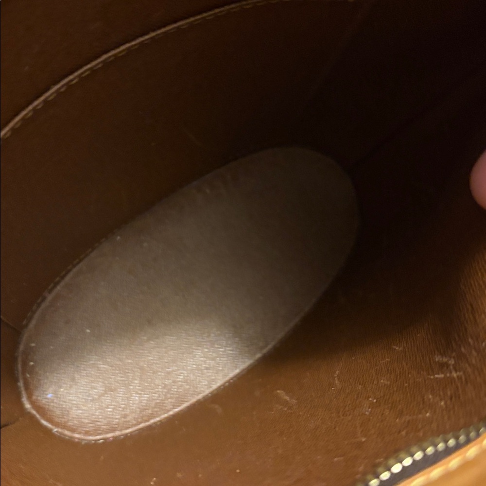 Louis Vuitton Monogram 23.75"
Height: 8.25"
Width: 10"
Depth: 4.25" - Picture 10 of 10